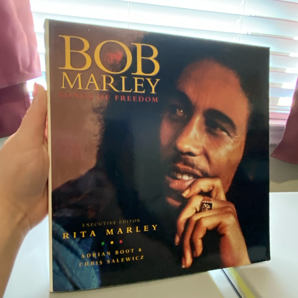 Bob Marley Songs of Freedom Book -GUC